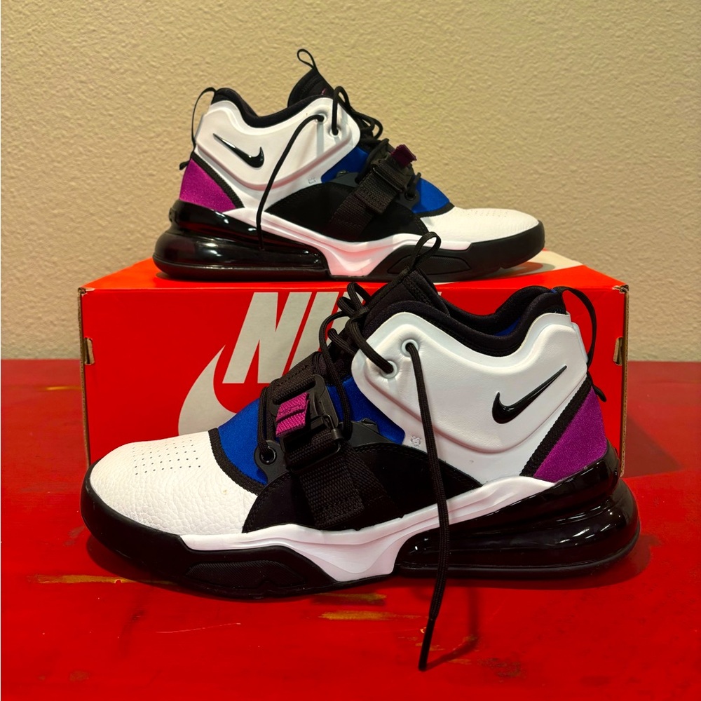 Nike Air Force 270